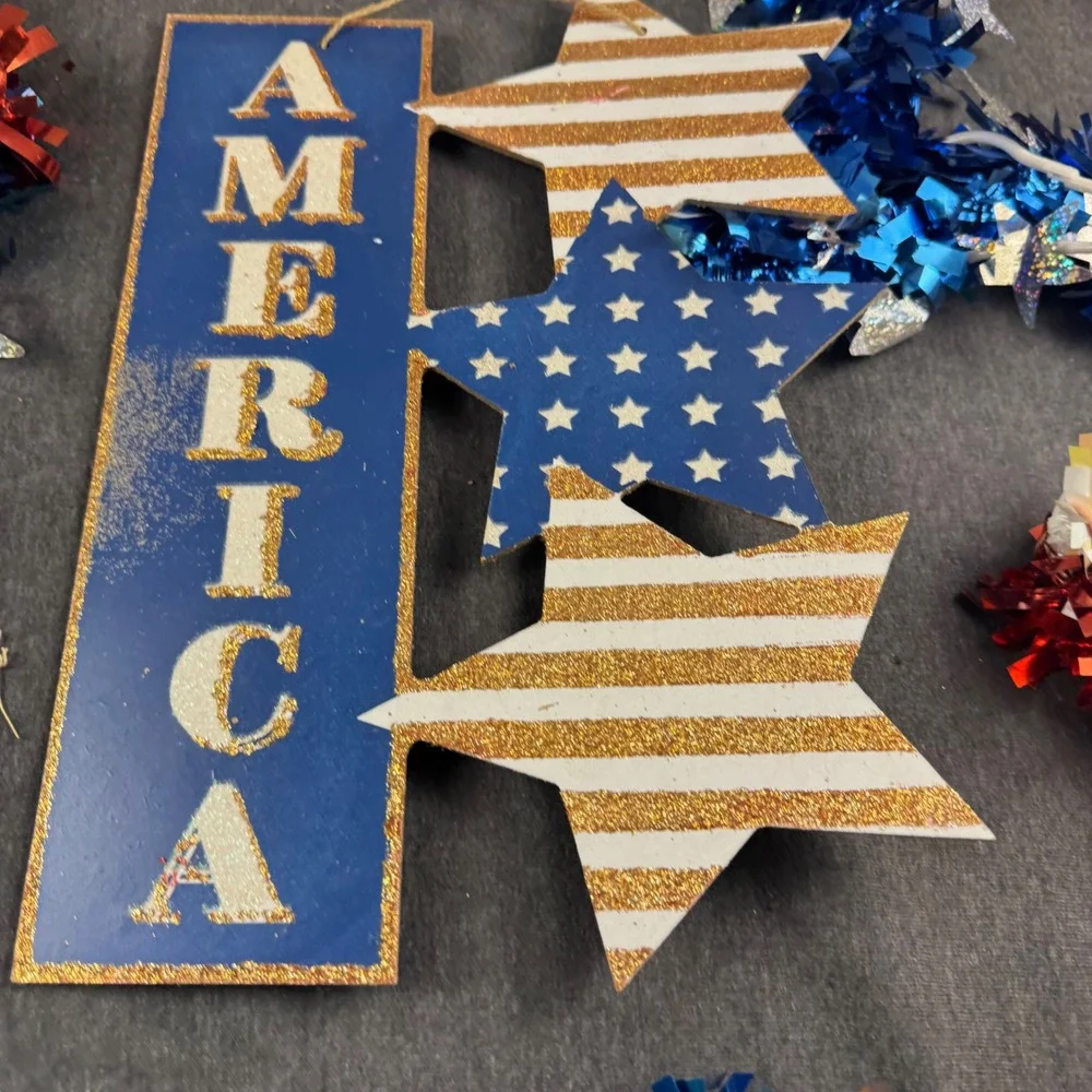 Way To Celebrate Patriotic Tinsel Star Wreath 4pk & America Wooden Sign Bundle